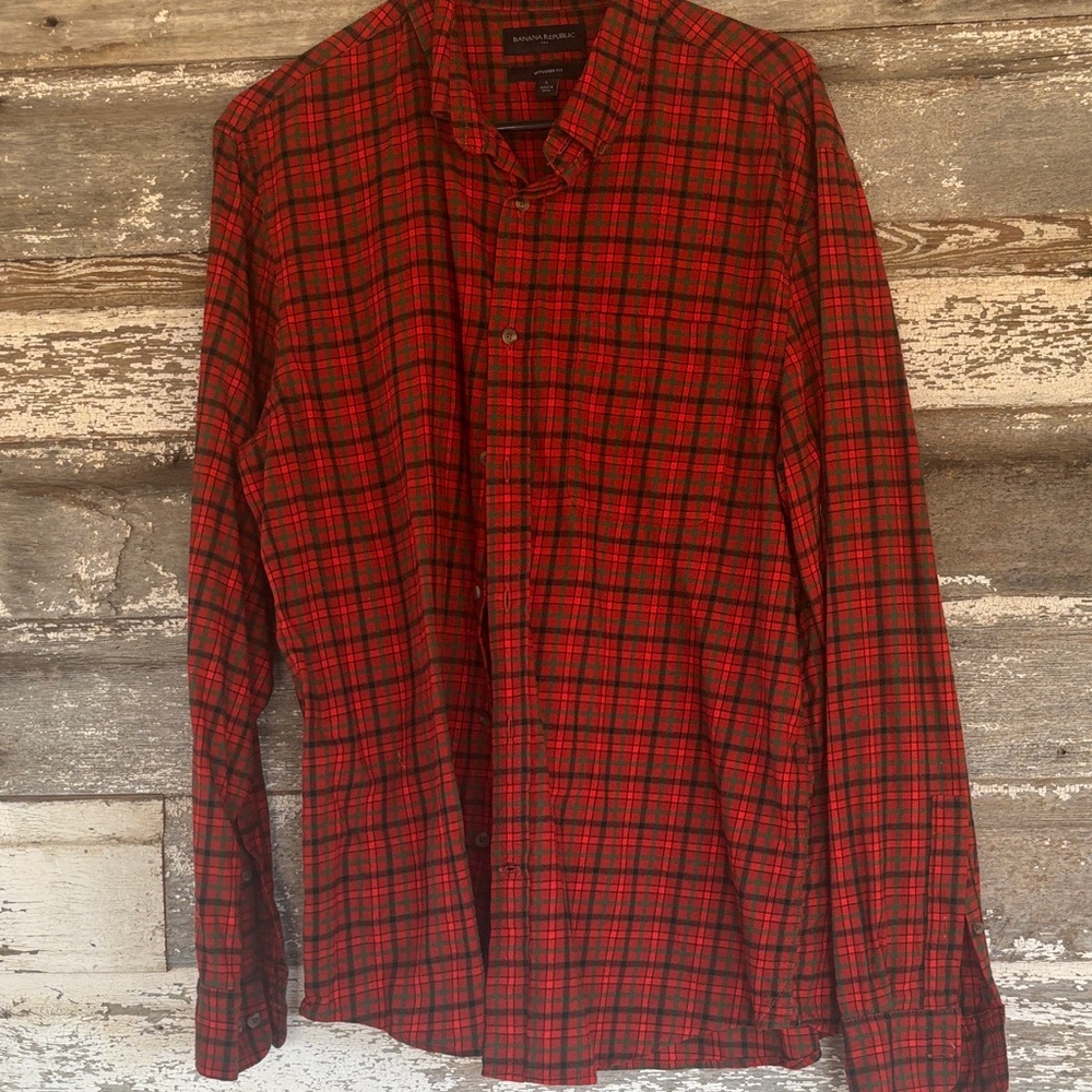BANANA REPUBLIC Red, Green and Black Plaid Men's Flannel Shirt 
Size Large